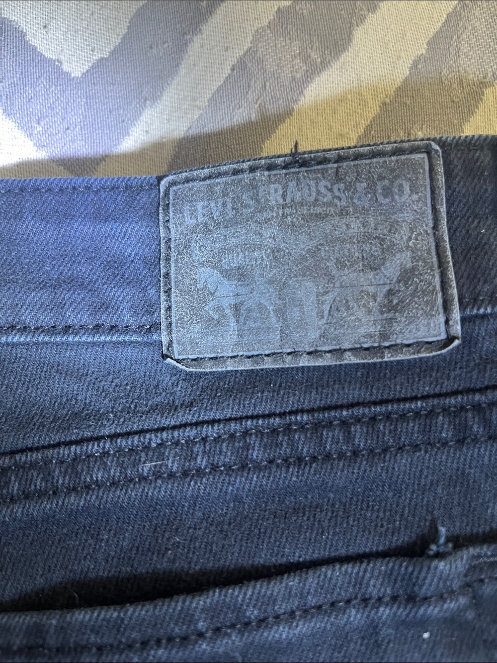 Levi Strauss Dark Wash Straight Leg Jeans - Picture 2 of 4
